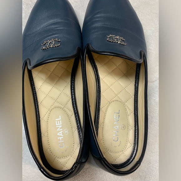CHANEL Blue Leather CC Flat Loafers Shoes - Picture 11 of 16